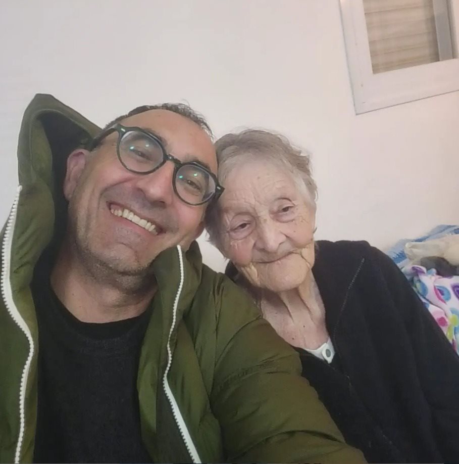 קטורזה ואמו שתיבדל לחיים ארוכים. צילום פרטי קטורזה ואמו שתיבדל לחיים ארוכים. צילום פרטי