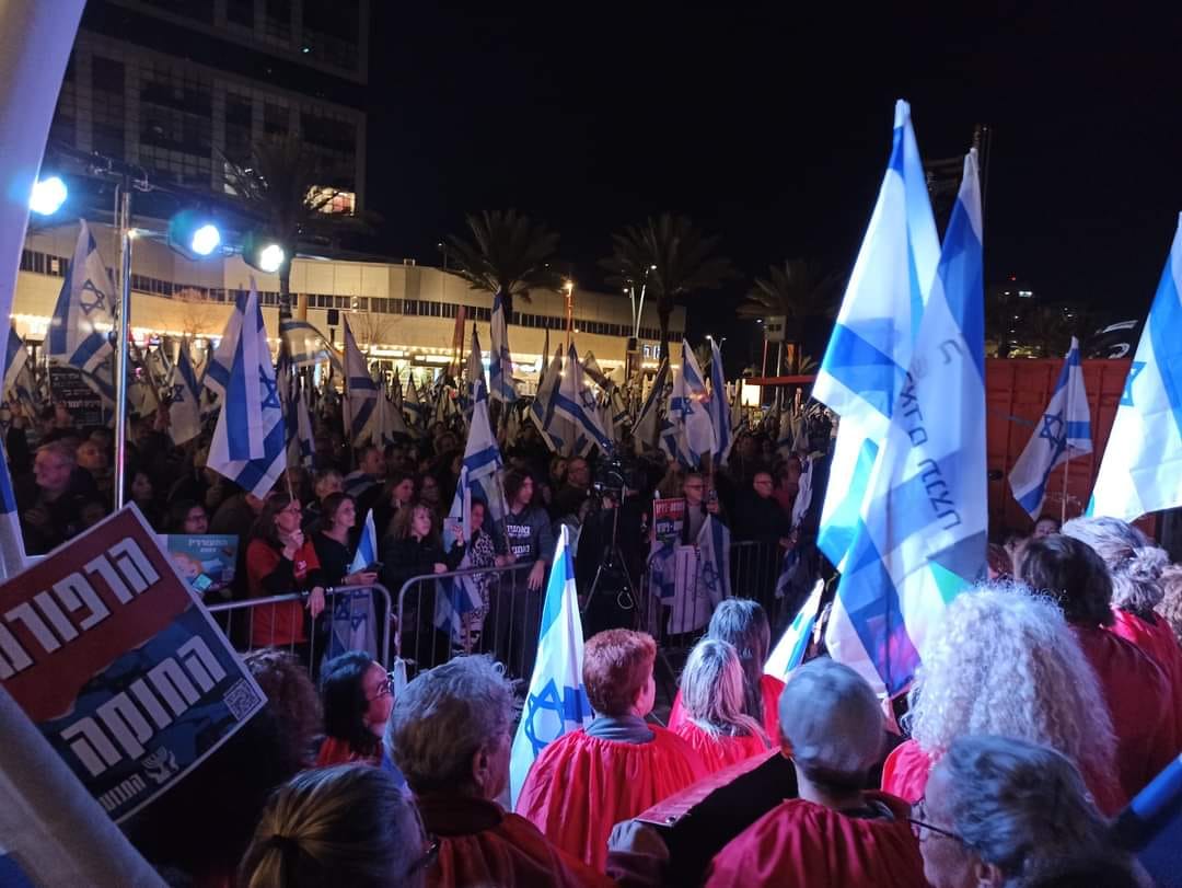 המחאה באשדוד. צילום: נורית טופז המחאה באשדוד. צילום: נורית טופז