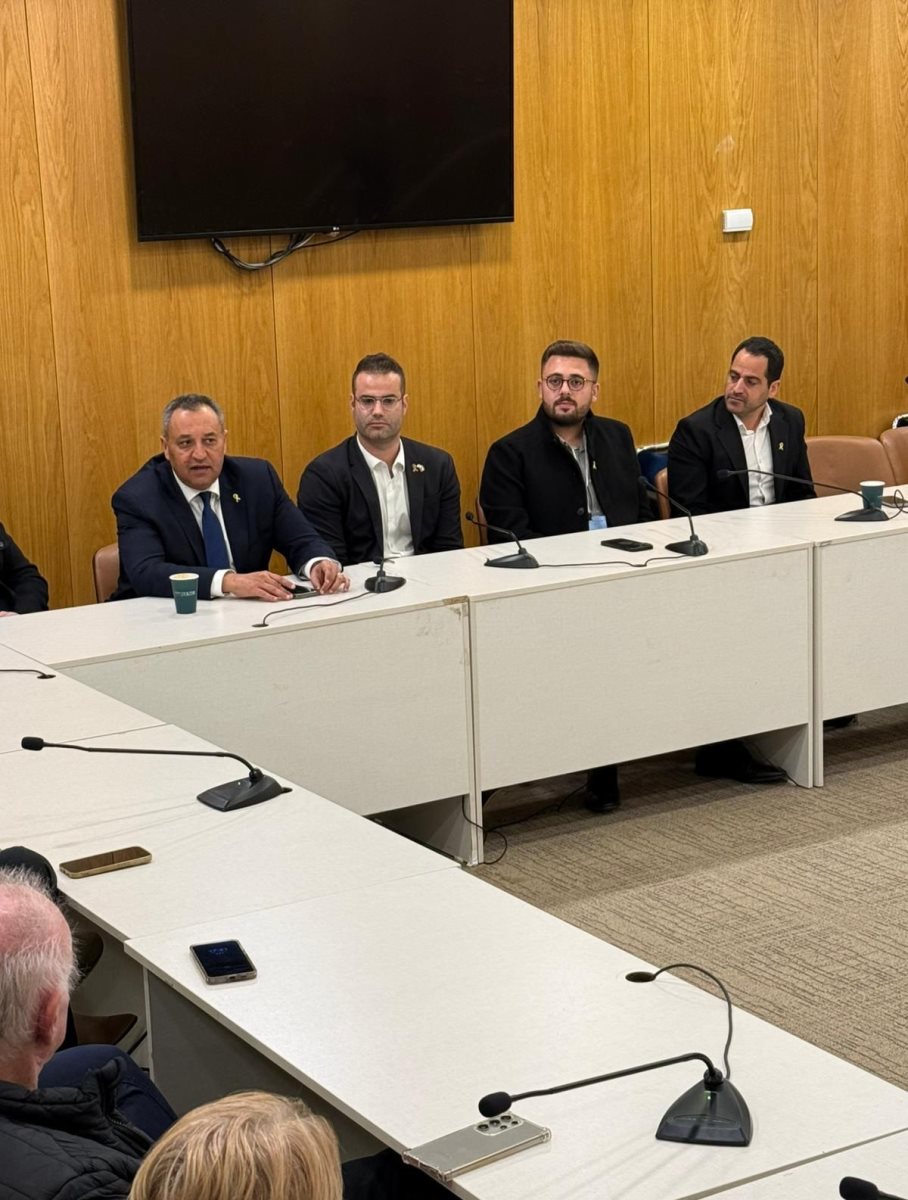 מטה יש עתיד גן יבנה בביקור בכנסת