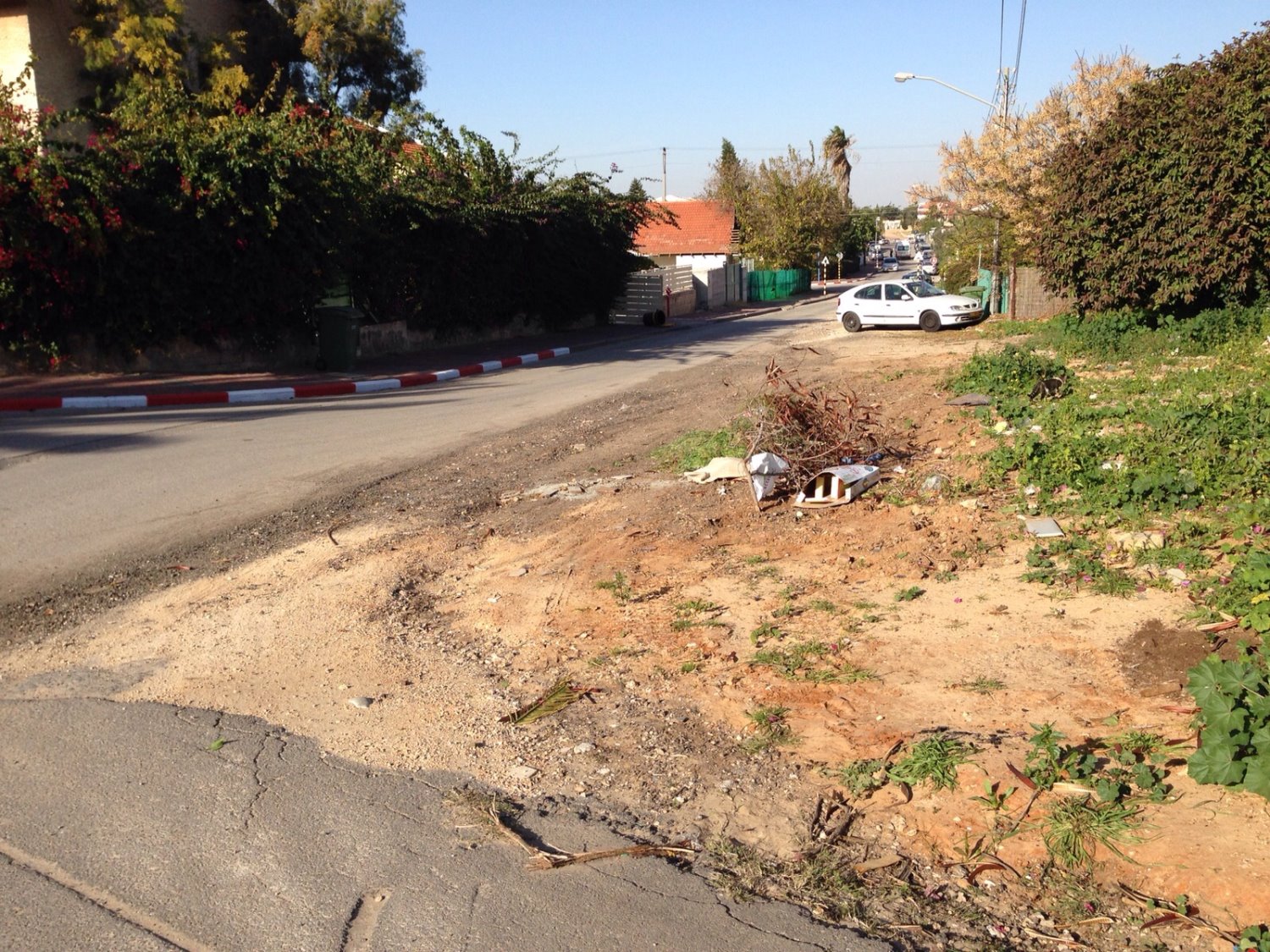 נתיב יחיד- כביש דו סטרי. רחוב 'דרך קנדה'