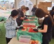 מחמם את הלב: תלמידות ותלמידים מתיכון רבין בישלו מאות מנות חמות לחיילים