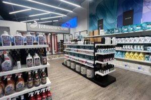 ג'ונסון קלין – חנות חומרי הניקוי וריחות הבוטיק הסודית שכובשת את תושבי אשדוד