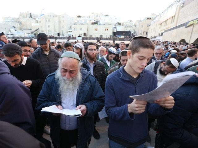 ההמונים בעצרת אתמול. יעקב כהן