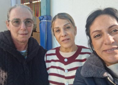 רוזי הגננת מימין וצוות הגן