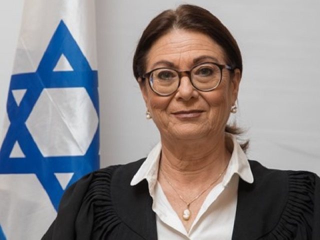 נשיאת בית המשפט העליון - כבוד השופטת אסתר חיות