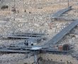 מסלול מרחף מעל הקברים: ה'פטנט' בדרך להילולת ה'אור החיים'