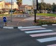 מעבר החצייה בכיכר המועצה המקומית גן יבנה נצבע בוורוד לרגל חודש המודעות לסרטן השד 