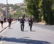 מהומה וחסימות בירושלים: 7 מפגינים נעצרו בציר 16 ובכביש בגין | צפו