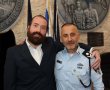 מרגש: בכירי המשטרה כובדו לכתוב את האותיות בספר התורה שיוכנס היום לבית 'רחשי לב'