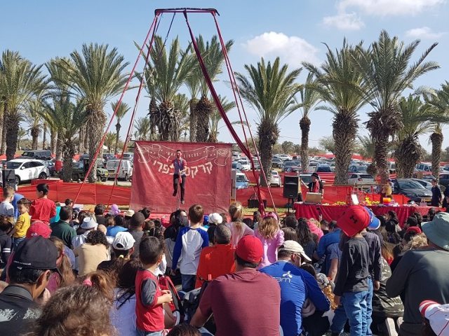 שוק כפרי על המים פארק אשכול