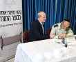 "הזיכרון של כולנו": ראש עיריית אשדוד כתב אות בספר התורה המיוחד